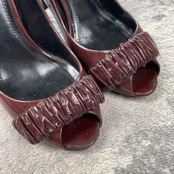 Burberry Peeptoe Ruffle Patent Leather Pumps Heels Burgundy Maroon Sz 39 - Picture 4 of 16